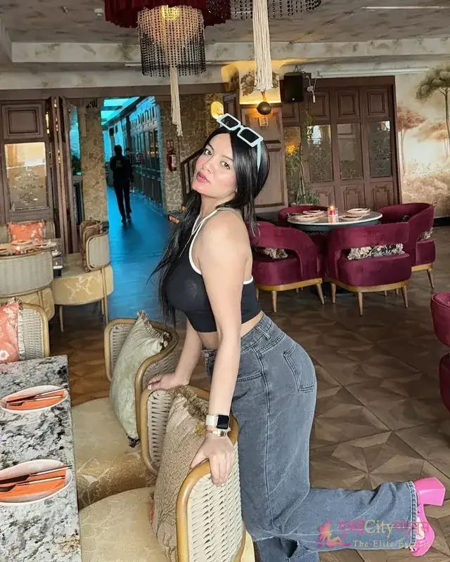 Amisha, 23, call girl in Thane, Mumbai