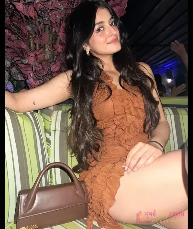 Kriti, 21, call girl in Powai, Mumbai